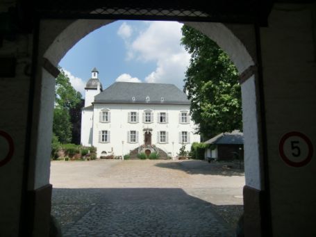 Moers-Holderberg : Lauersforter Straße, Schloss Lauersfort